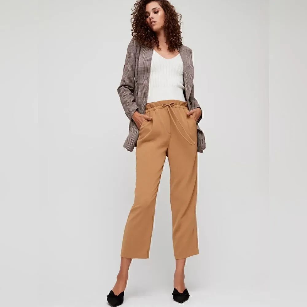 Aritzia Wilfred Kari Pant Cropped, paperbag-waist pants Color:Honey Brown SizeXS